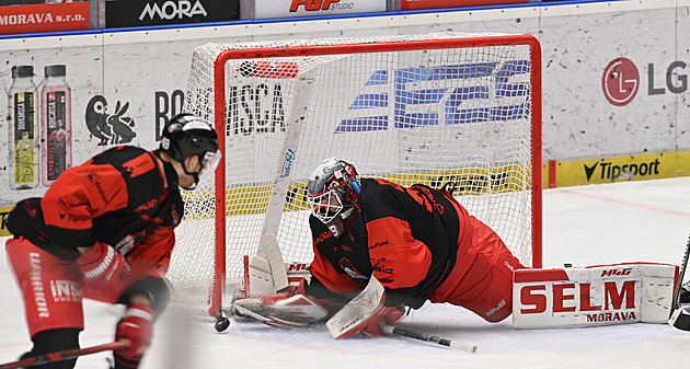 Stačí vyměnit brusle. Cichoň vychytal Pardubice dvakrát ve dvou ligách