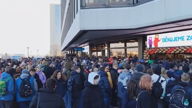 Učitelka popsala tlačenici na Vyšehradě: Chaos, šlo o zdraví. Je štěstí, že se nikdo neušlapal