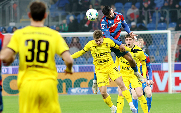 Plzeň - Ml. Boleslav 2:1, hosté od poloviny v deseti, domácí podrželi Adu a Durosinmi