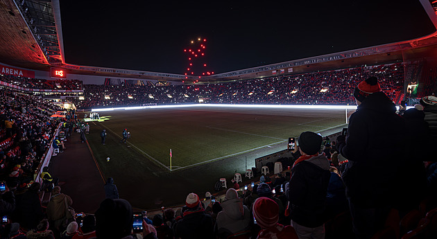 Slavia platí za pyrotechniku, disciplinárka potrestala i potyčku asistentů