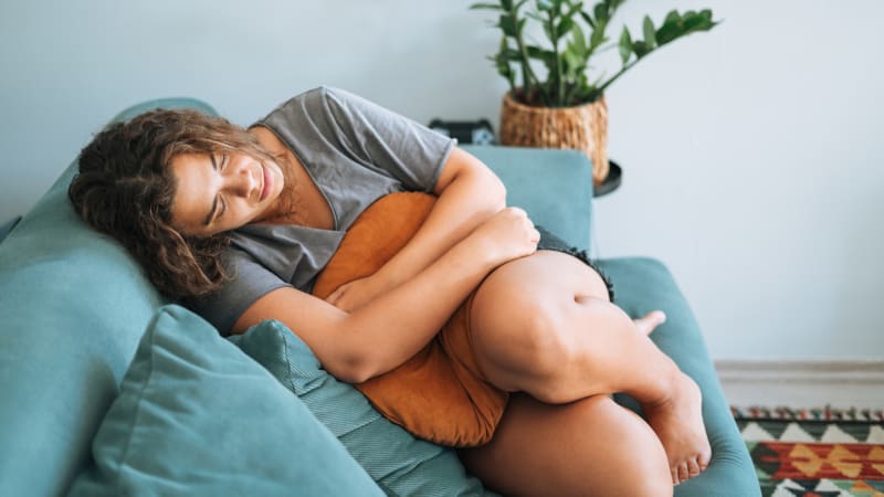 Křičení a zvracení: Záhadný syndrom se šíří za oceánem, lidé skáčou pod horkou vodu