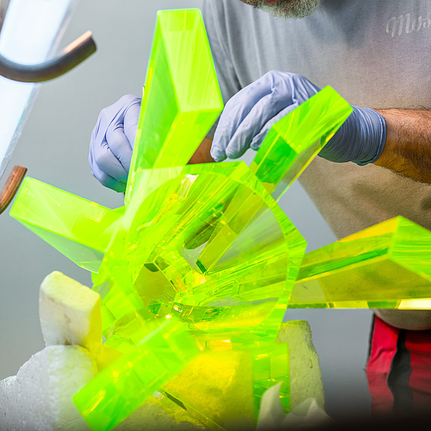 Uranové sklo vašemu zdraví neuškodí, může však časem pomoct vaší peněžence