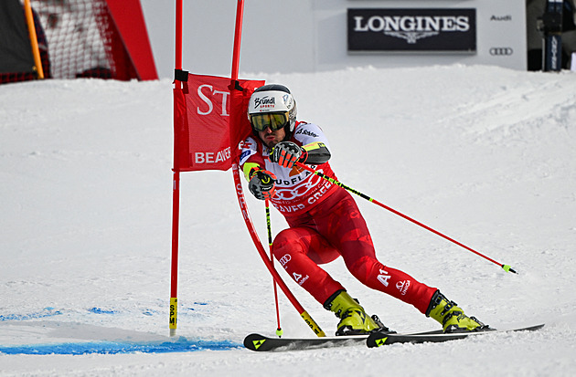 První kolo obřího slalomu ve Val d'Isere vyhrál Rakušan Brennsteiner