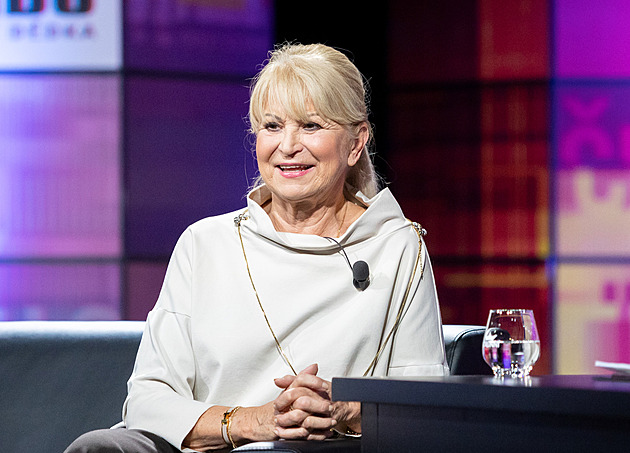 Za modeling jsem se styděla. Říkala jsem, že vařím knedlíky, říká Karasová