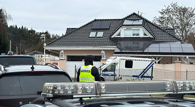 Policie při razii zadržela Vémolu, u něj doma zasahovala kvůli drogám