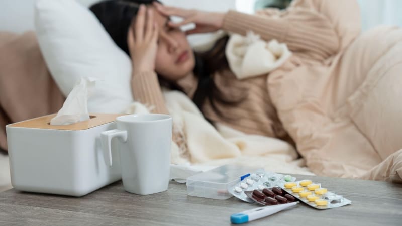 Světem se šíří vir podobný covidu. Specifická léčba neexistuje, dezinfekce ho nezničí