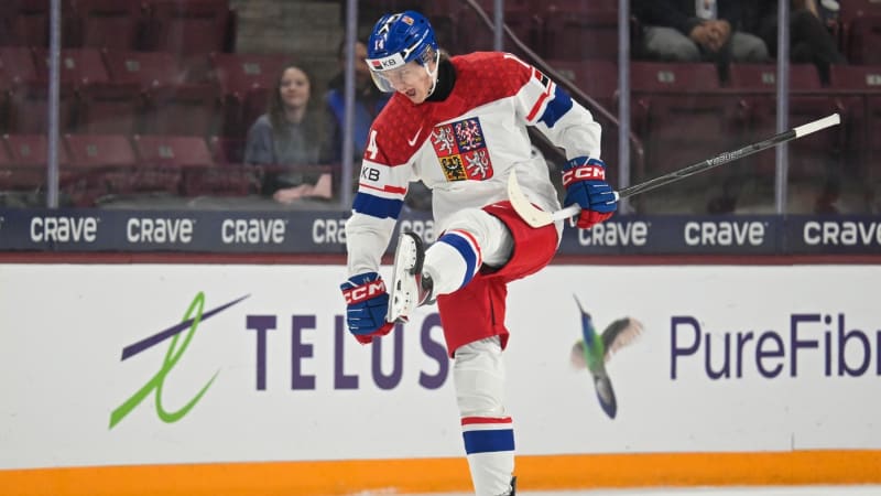 Junioři zdemolovali outsidera z Dánska. Na MS slaví výhru 7:2, zářili Galvas a Mařík