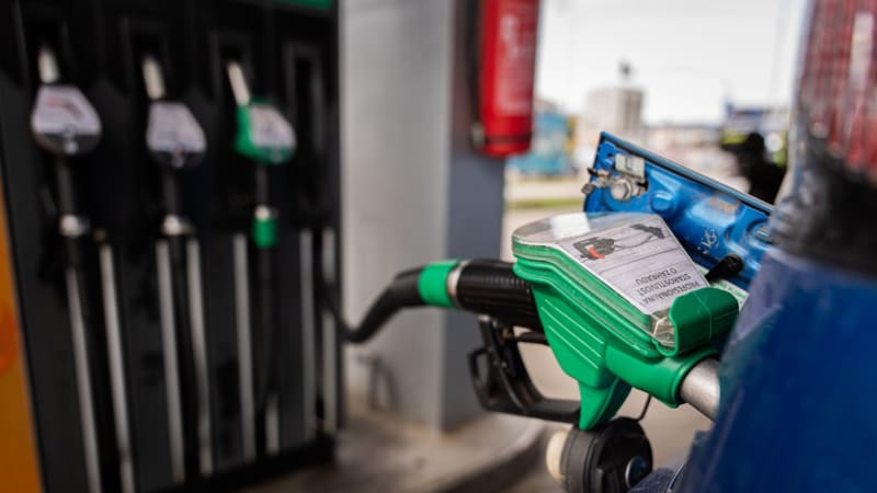 Šest čerpacích stanic dostalo v roce 2026 pokutu za špatné palivo. Víme, které to jsou