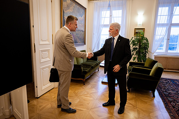 Turek nemá respekt vůči ústavním hodnotám, uvedl Pavel v dopise Babišovi