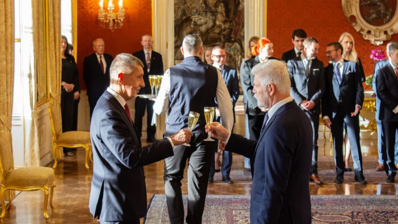 EXKLUZIVNĚ: Pavel i Babiš se těší nadpoloviční důvěře občanů. Nejvíce odpůrců má Okamura