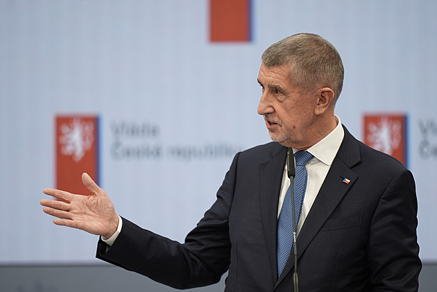 Babiš neřekl, že Česko stojí za Grónskem. Pořídil si kvůli němu glóbus za 15 tisíc