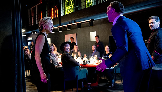 OBRAZEM: Oslava Olomouce i gastronomie. V kinech startuje komedie Když se zhasne