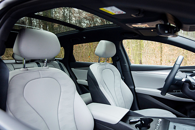 Mezi octavií a superbem. Ambiciózní čínský kombík BYD nadchne i zklame