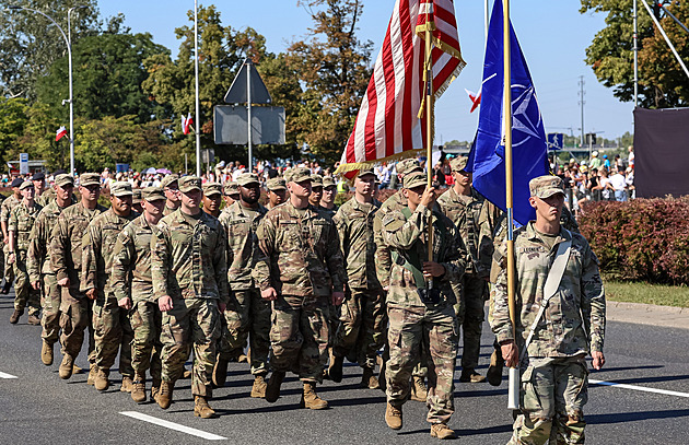 Pentagon vyšle na Blízký východ další tisíce vojáků, navyšuje kapacity kolem Íránu