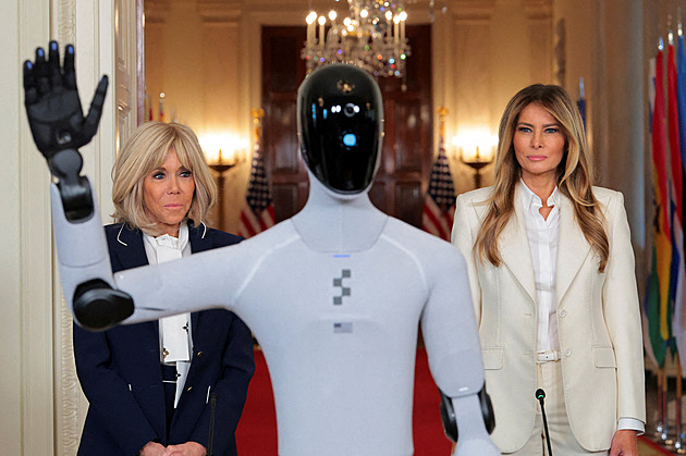 První dámy a humanoid. Trumpová hostila summit o technologiích ve vzdělávání
