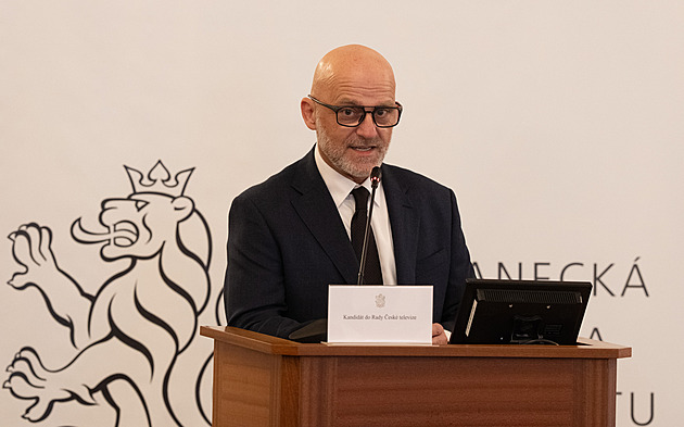 Hampl chce ČT jako vládní vysílač. V radě není výkonný umělec, řekl herec Čermák