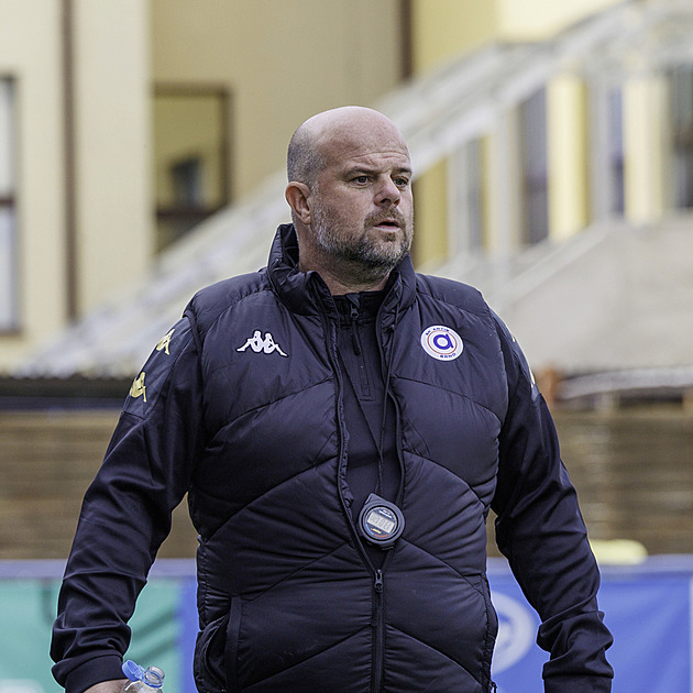 Domácí premiéra nevyšla, Artisu baráž utíká. Na krásu se nehraje, řekl Nádvorník