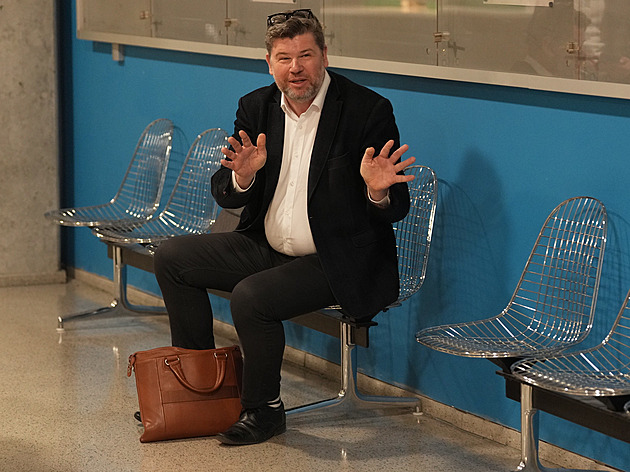 U soudu kvůli Dozimetru vypovídá Pospíšil. Padni komu padni, řekl při příchodu