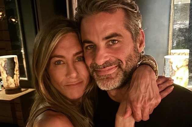 Jennifer Anistonová září po boku nového přítele. V New Yorku vybírali byt