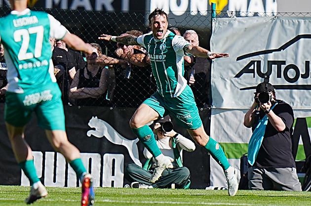 Bohemians - Sparta 2:0, Mercado dostal červenou, domácí rozhodli po půli