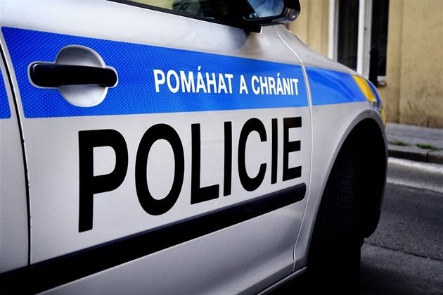 Syn bodl otce loveckým nožem do zad, potom sám zavolal policii