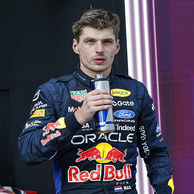 Přestup se nekoná. Verstappen zůstává v Red Bullu, týmu se upsal do roku 2030