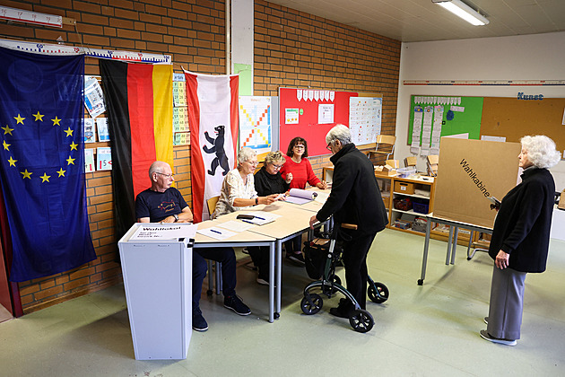 Meklenbursko a Berlín volí. AfD doufá v další výhru, Merz je nad propastí