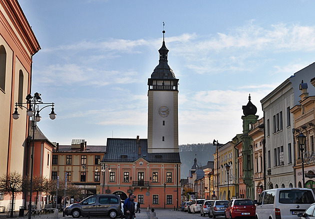 Kdo vyřeší dopravu ve městě, vyhraje volby. V Hranicích se řeší i veřejný pořádek