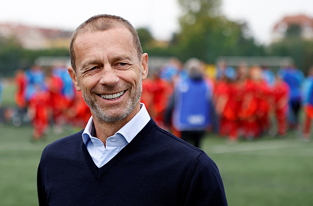 Česká liga v růstu přestupových částek přebíjí Evropu. UEFA upozorňuje na Anglii