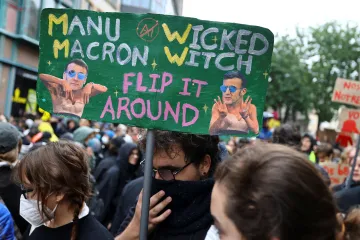 Ve francouzském Limoges vzplála během protestů radnice, úřady viní „vandaly“