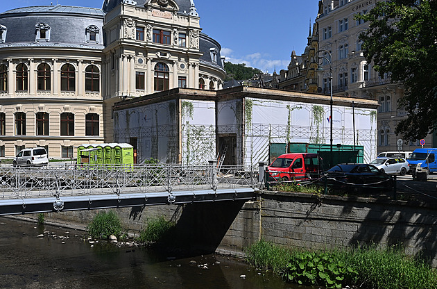 Rašelinovému pavilonu hrozila demolice, teď by mohl doplnit služby Císařských lázní